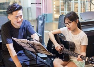 Gia sư dạy đàn Guitar tại nhà uy tín & hiệu quả